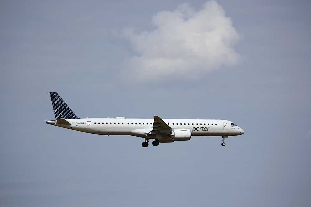 Parents Accuse Airlines of Negligence For Forcing Minor Daughter Off